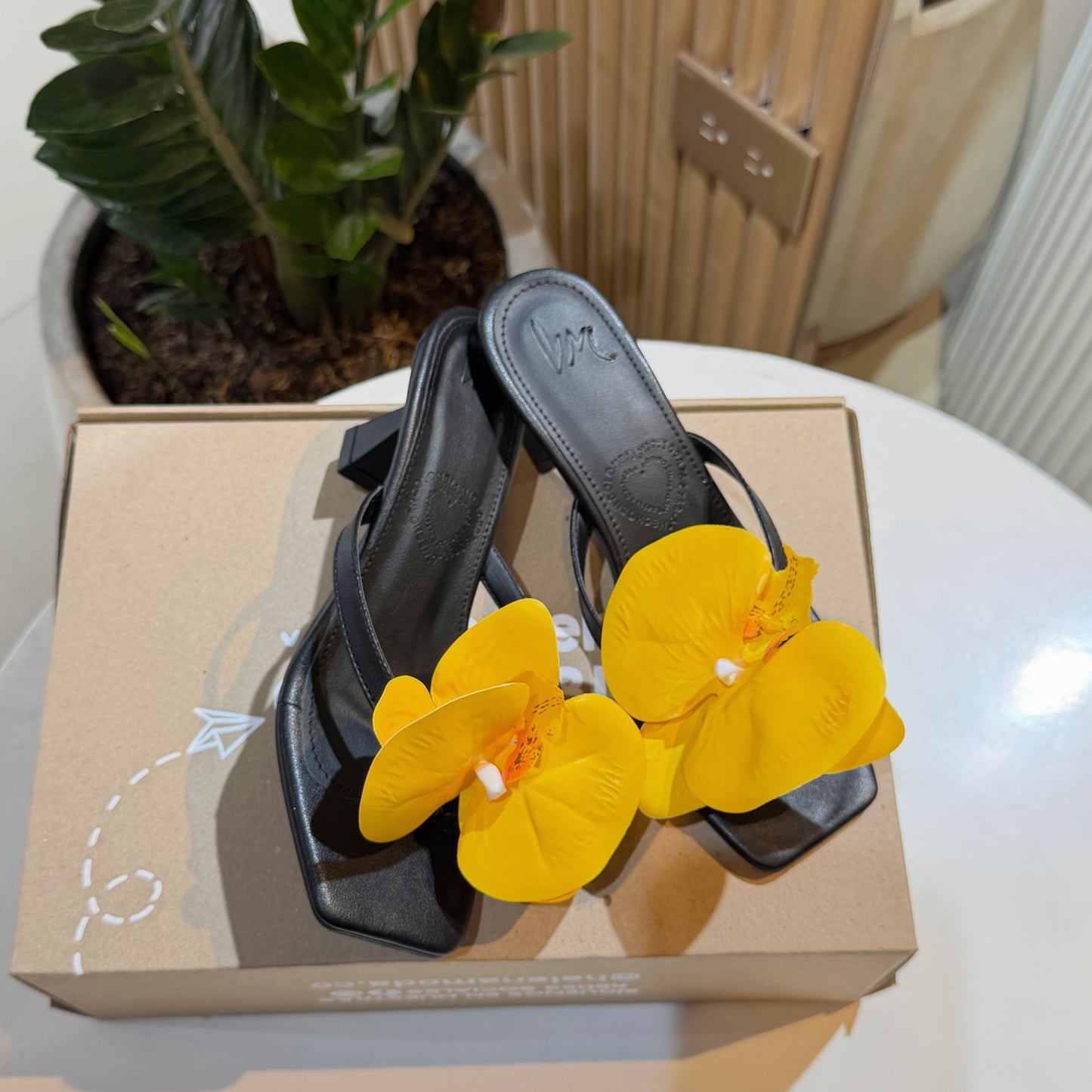 Tacón orquídea